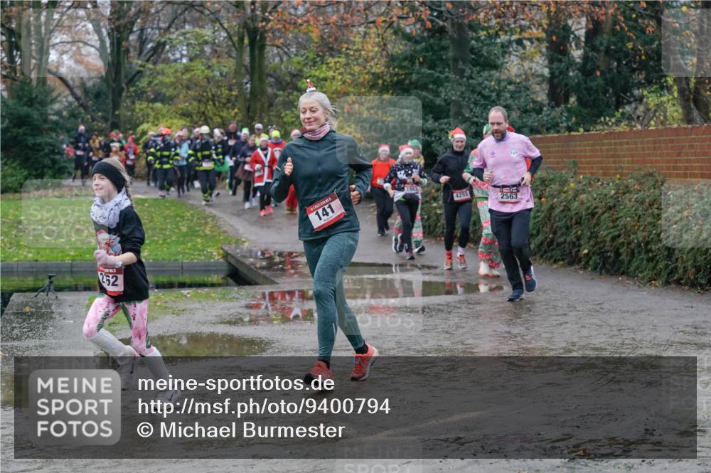 07.12.2025 - St. Pauli X-Mass-Run No. 15 Michael Burmester http://msf.ph/oto/9400794 07.12.2025 10:23:53 Laufen 262, 141, 4255, 2563 meine-sportfotos.de