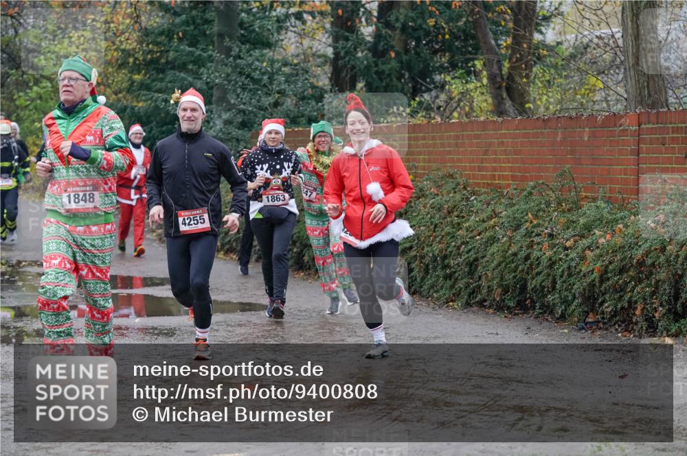 07.12.2025 - St. Pauli X-Mass-Run No. 15 Michael Burmester http://msf.ph/oto/9400808 07.12.2025 10:23:56 Laufen 290, 1848, 4255, 1863 meine-sportfotos.de