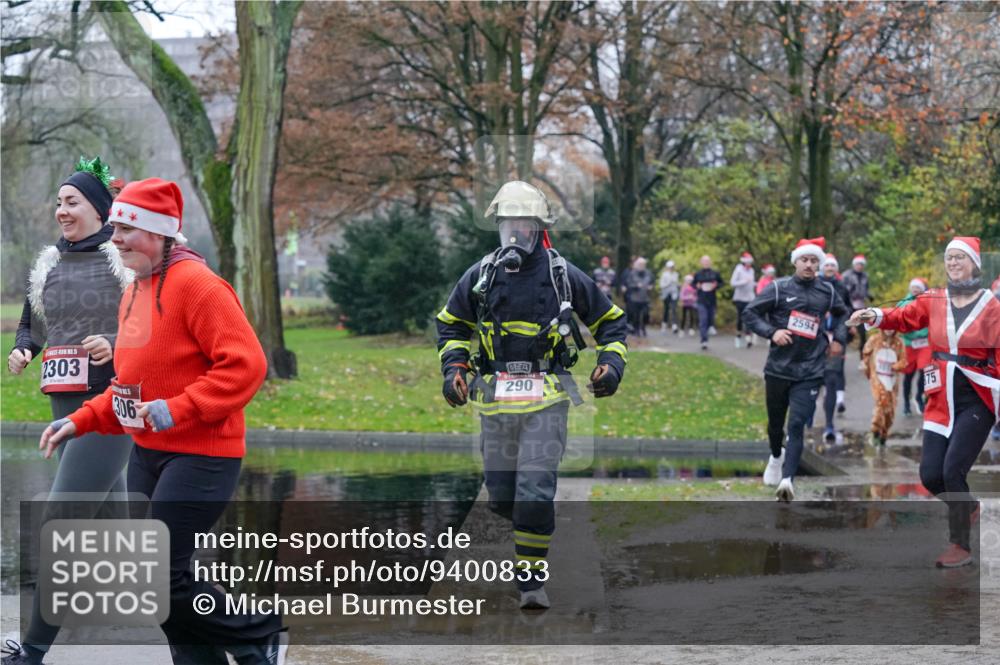 07.12.2025 - St. Pauli X-Mass-Run No. 15 Michael Burmester http://msf.ph/oto/9400833 07.12.2025 10:24:03 Laufen 5, 2303, 306, 290, 2594, 75 meine-sportfotos.de