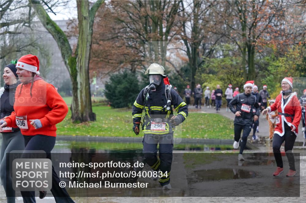 07.12.2025 - St. Pauli X-Mass-Run No. 15 Michael Burmester http://msf.ph/oto/9400834 07.12.2025 10:24:03 Laufen 306, 290, 2594, 75 meine-sportfotos.de