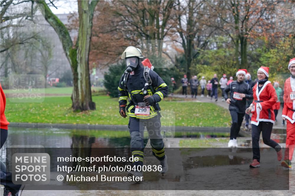 07.12.2025 - St. Pauli X-Mass-Run No. 15 Michael Burmester http://msf.ph/oto/9400836 07.12.2025 10:24:03 Laufen 290, 2992, 18 meine-sportfotos.de