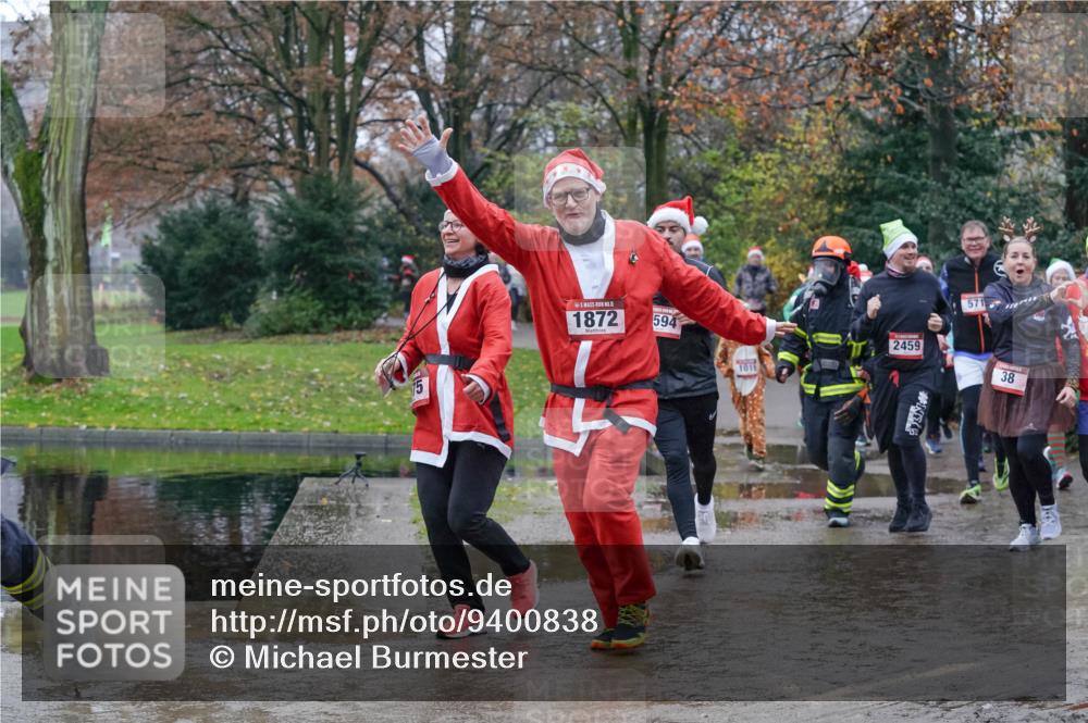 07.12.2025 - St. Pauli X-Mass-Run No. 15 Michael Burmester http://msf.ph/oto/9400838 07.12.2025 10:24:04 Laufen 15, 1872, 594, 571, 1011, 2459, 38 meine-sportfotos.de