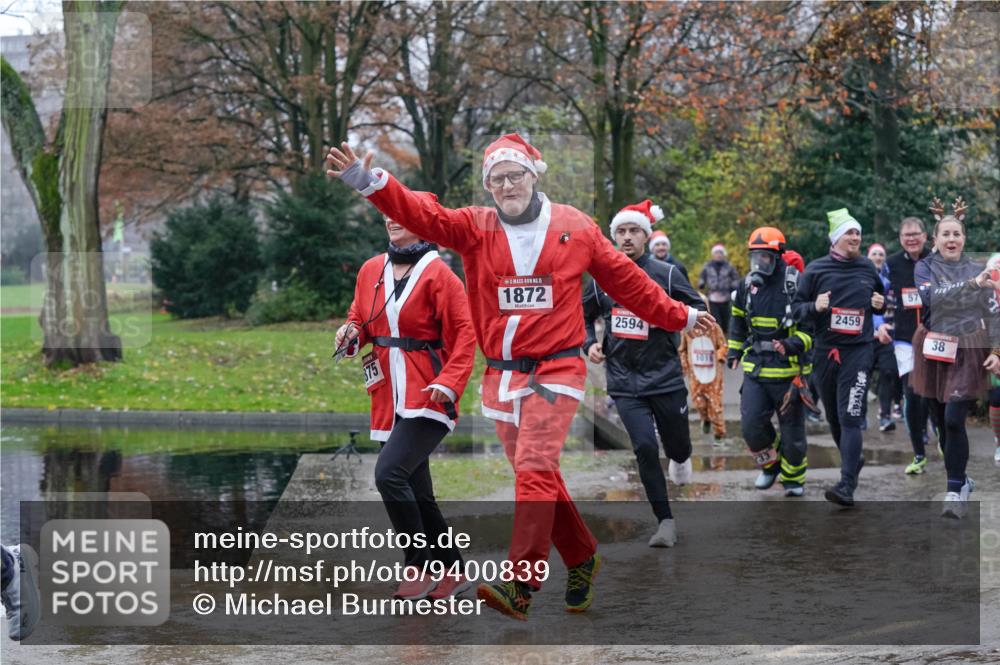 07.12.2025 - St. Pauli X-Mass-Run No. 15 Michael Burmester http://msf.ph/oto/9400839 07.12.2025 10:24:04 Laufen 875, 5, 1872, 2594, 1015, 57, 2459, 38 meine-sportfotos.de