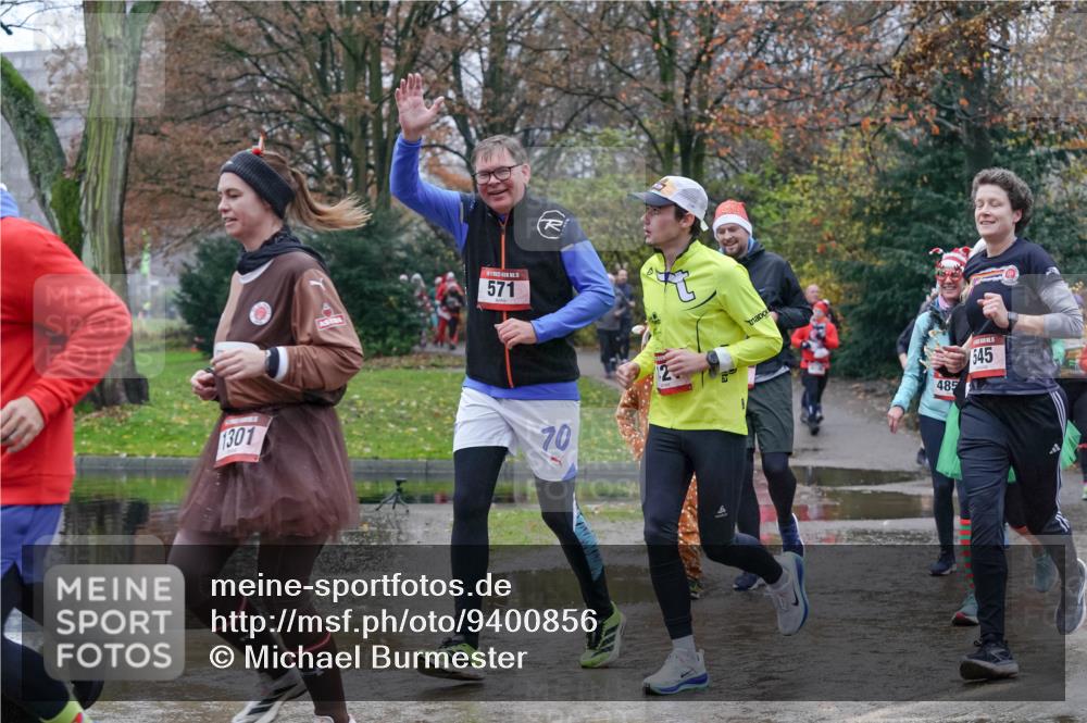 07.12.2025 - St. Pauli X-Mass-Run No. 15 Michael Burmester http://msf.ph/oto/9400856 07.12.2025 10:24:07 Laufen 1301, 571, 70, 485, 545 meine-sportfotos.de