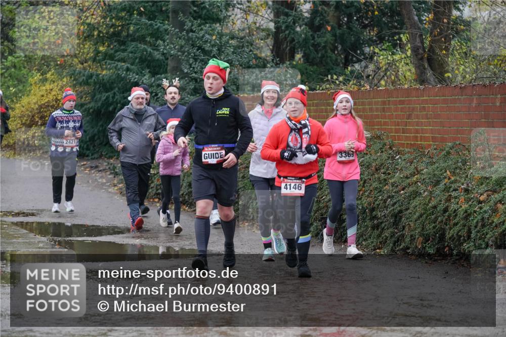 07.12.2025 - St. Pauli X-Mass-Run No. 15 Michael Burmester http://msf.ph/oto/9400891 07.12.2025 10:24:15 Laufen 2421, 4146, 3369 meine-sportfotos.de