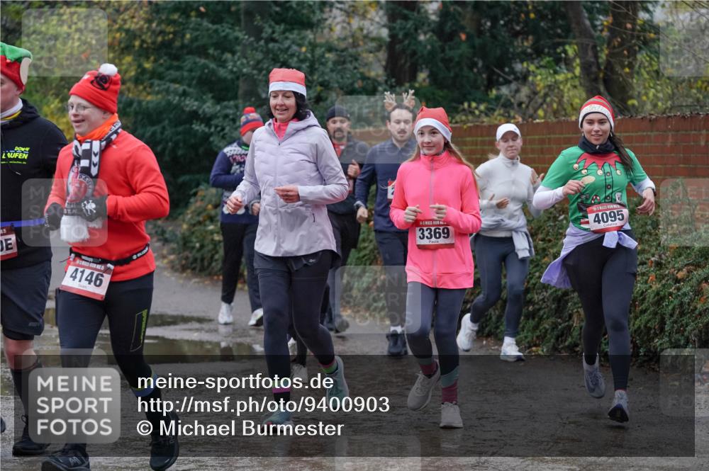 07.12.2025 - St. Pauli X-Mass-Run No. 15 Michael Burmester http://msf.ph/oto/9400903 07.12.2025 10:24:17 Laufen 4146, 3369, 4095 meine-sportfotos.de