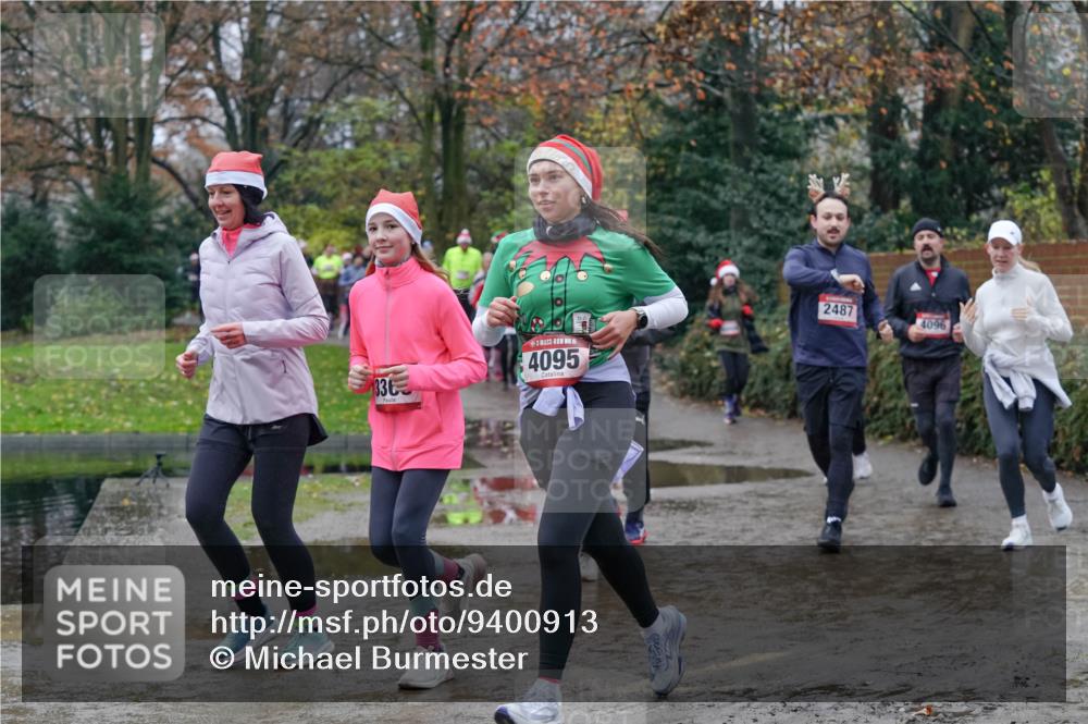 07.12.2025 - St. Pauli X-Mass-Run No. 15 Michael Burmester http://msf.ph/oto/9400913 07.12.2025 10:24:19 Laufen 336, 4095, 2487, 4096 meine-sportfotos.de