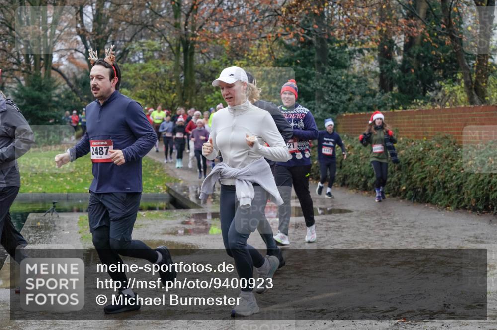 07.12.2025 - St. Pauli X-Mass-Run No. 15 Michael Burmester http://msf.ph/oto/9400923 07.12.2025 10:24:21 Laufen 15, 2487, 21 meine-sportfotos.de