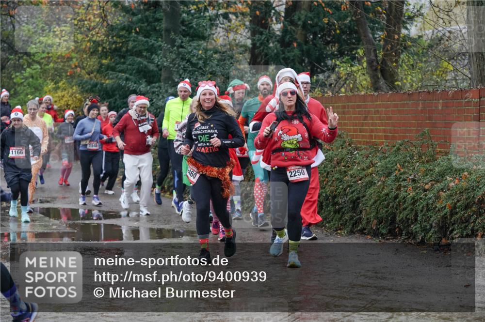 07.12.2025 - St. Pauli X-Mass-Run No. 15 Michael Burmester http://msf.ph/oto/9400939 07.12.2025 10:24:27 Laufen 1166, 240, 1546, 2460, 2250 meine-sportfotos.de