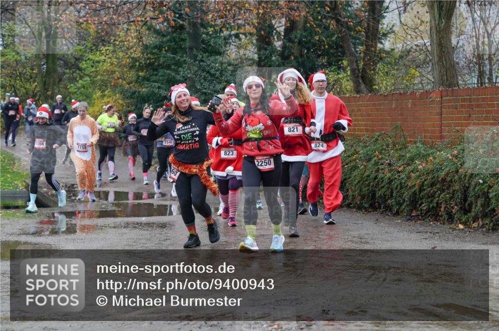07.12.2025 - St. Pauli X-Mass-Run No. 15 Michael Burmester http://msf.ph/oto/9400943 07.12.2025 10:24:27 Laufen 0, 1166, 1155, 1546, 60, 823, 2250, 821, 824 meine-sportfotos.de