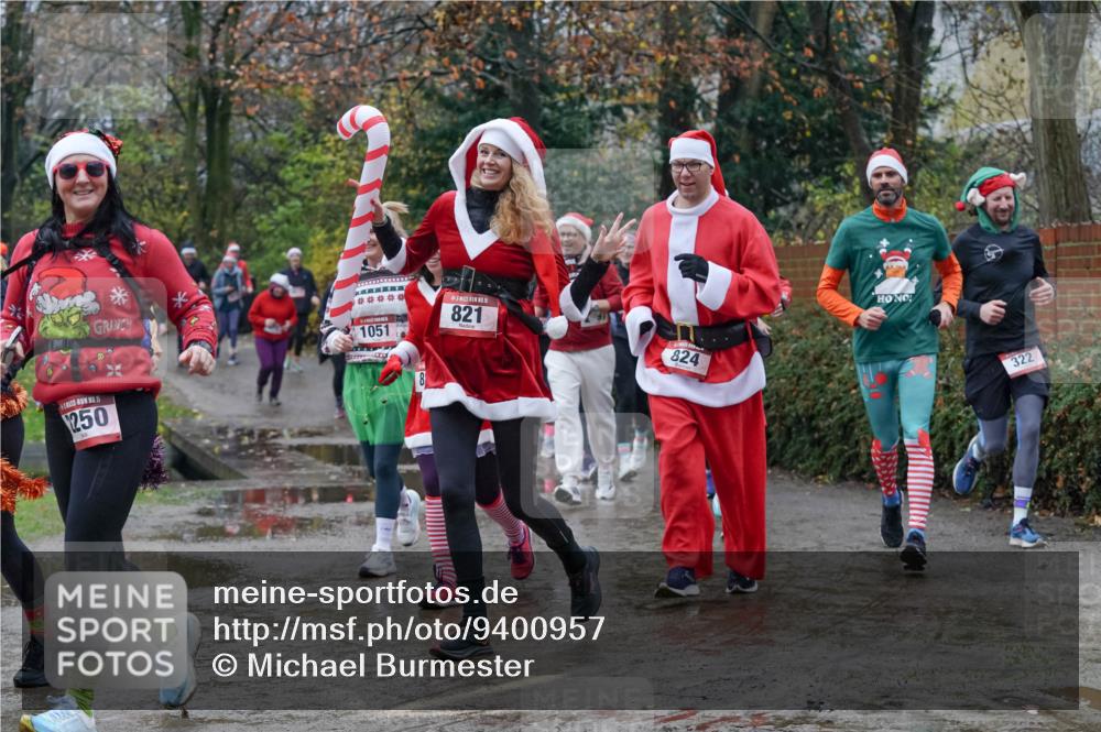 07.12.2025 - St. Pauli X-Mass-Run No. 15 Michael Burmester http://msf.ph/oto/9400957 07.12.2025 10:24:29 Laufen 15, 250, 1051, 15, 821, 8, 824, 322 meine-sportfotos.de