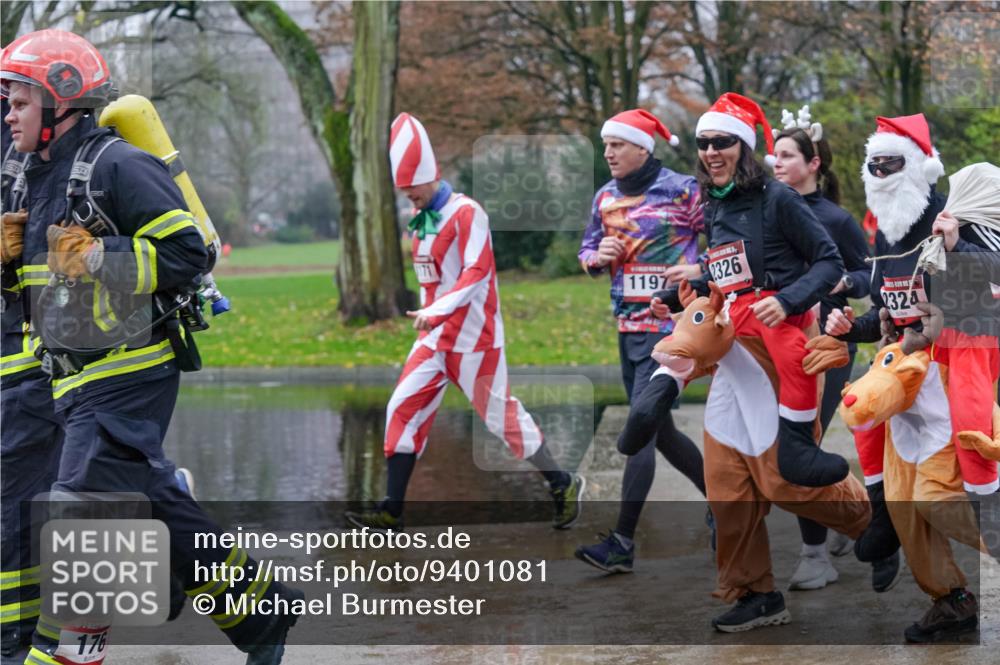 07.12.2025 - St. Pauli X-Mass-Run No. 15 Michael Burmester http://msf.ph/oto/9401081 07.12.2025 10:24:57 Laufen 176, 1197, 2326, 2324 meine-sportfotos.de
