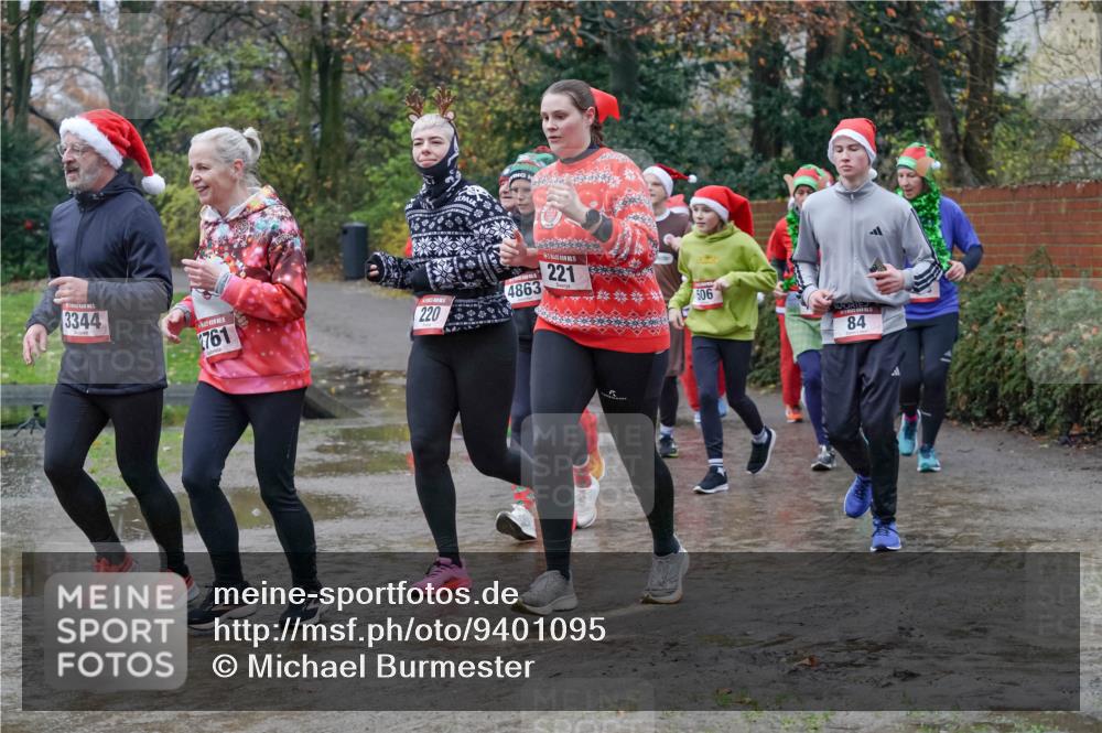 07.12.2025 - St. Pauli X-Mass-Run No. 15 Michael Burmester http://msf.ph/oto/9401095 07.12.2025 10:25:01 Laufen 3344, 2761, 220, 221, 4863, 506, 84 meine-sportfotos.de