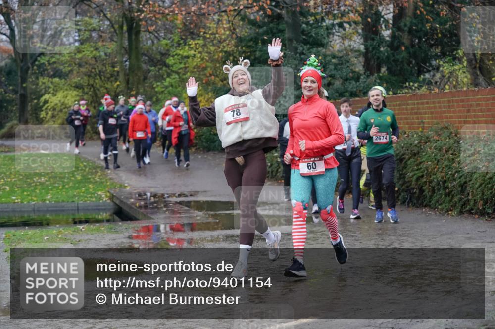 07.12.2025 - St. Pauli X-Mass-Run No. 15 Michael Burmester http://msf.ph/oto/9401154 07.12.2025 10:25:23 Laufen 78, 60, 2674 meine-sportfotos.de