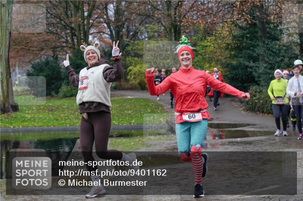 07.12.2025 - St. Pauli X-Mass-Run No. 15 Michael Burmester http://msf.ph/oto/9401162 07.12.2025 10:25:24 Laufen 18, 60, 2642 meine-sportfotos.de