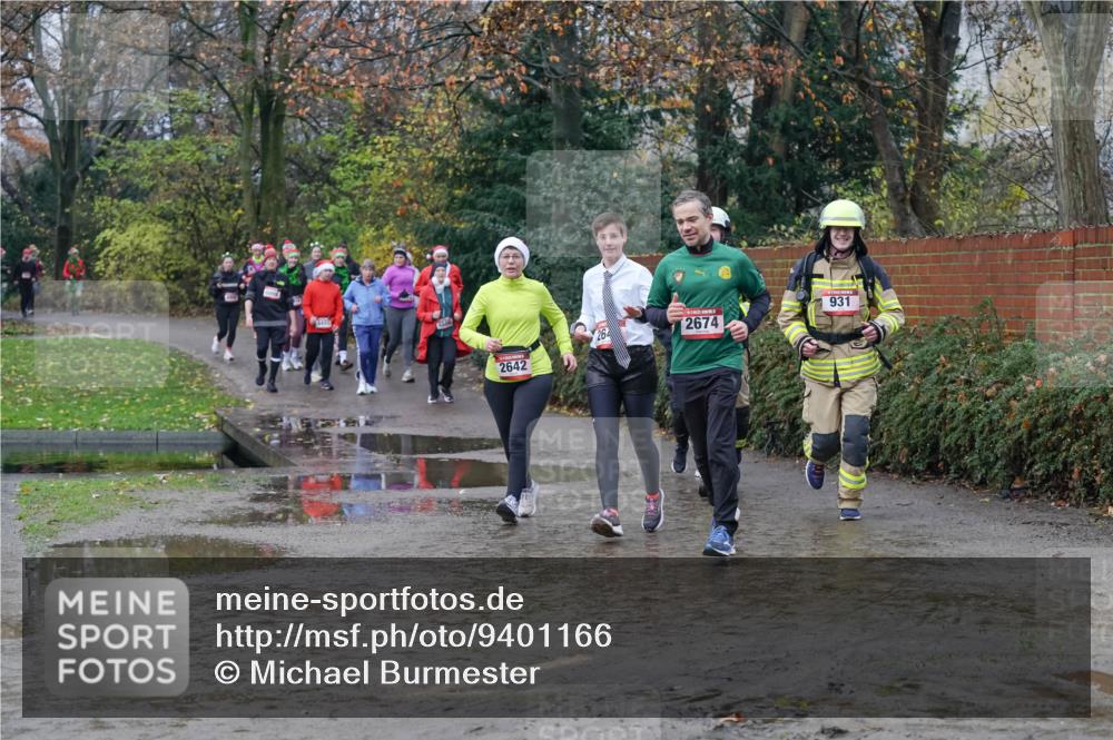 07.12.2025 - St. Pauli X-Mass-Run No. 15 Michael Burmester http://msf.ph/oto/9401166 07.12.2025 10:25:25 Laufen 931, 262, 2674, 2642 meine-sportfotos.de