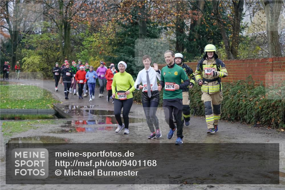 07.12.2025 - St. Pauli X-Mass-Run No. 15 Michael Burmester http://msf.ph/oto/9401168 07.12.2025 10:25:25 Laufen 2674, 26, 2642, 931 meine-sportfotos.de