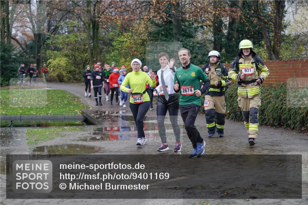 07.12.2025 - St. Pauli X-Mass-Run No. 15 Michael Burmester http://msf.ph/oto/9401169 07.12.2025 10:25:26 Laufen 2642, 2674, 198, 931 meine-sportfotos.de