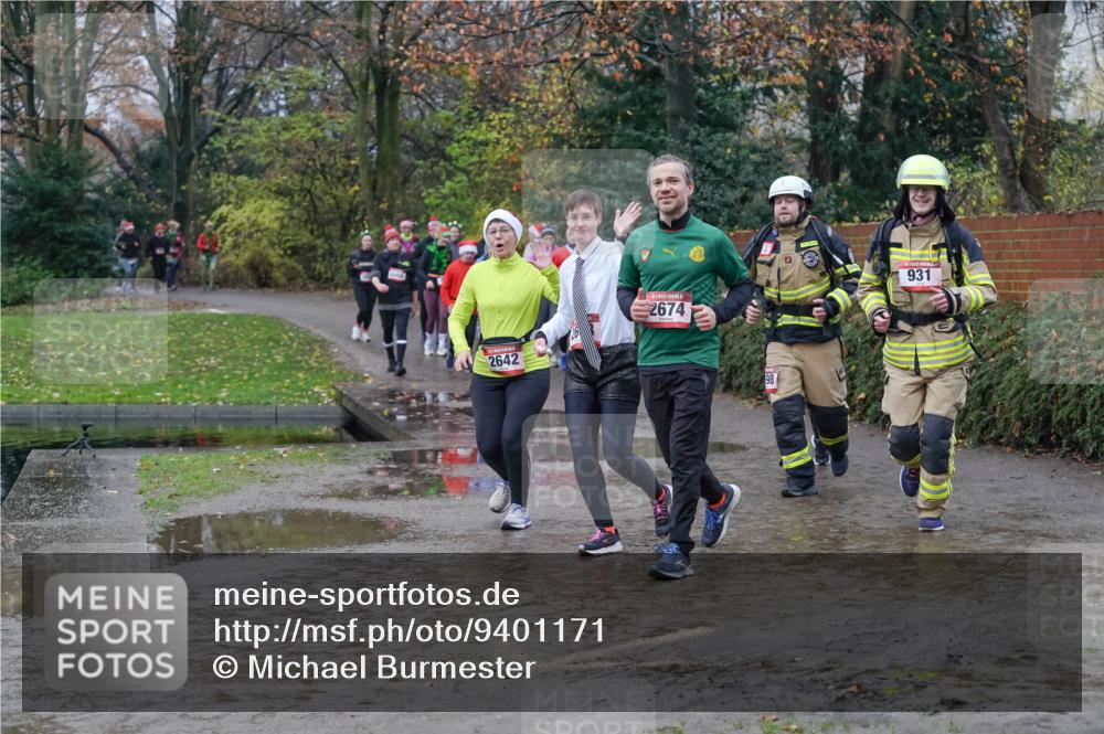 07.12.2025 - St. Pauli X-Mass-Run No. 15 Michael Burmester http://msf.ph/oto/9401171 07.12.2025 10:25:26 Laufen 430, 2642, 2674, 98, 931 meine-sportfotos.de