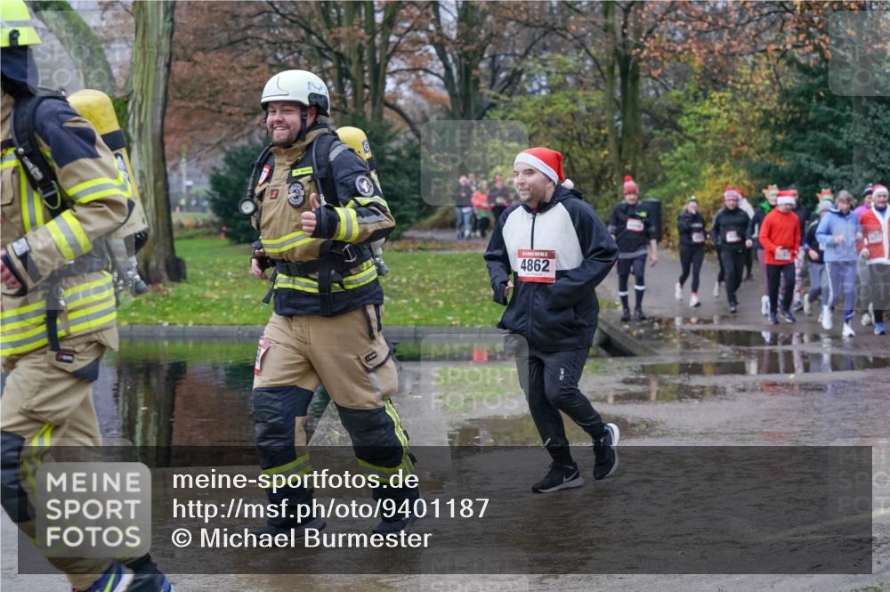 07.12.2025 - St. Pauli X-Mass-Run No. 15 Michael Burmester http://msf.ph/oto/9401187 07.12.2025 10:25:29 Laufen 4862 meine-sportfotos.de
