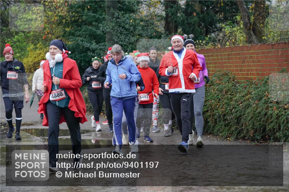 07.12.2025 - St. Pauli X-Mass-Run No. 15 Michael Burmester http://msf.ph/oto/9401197 07.12.2025 10:25:32 Laufen 4868, 4880, 4493 meine-sportfotos.de