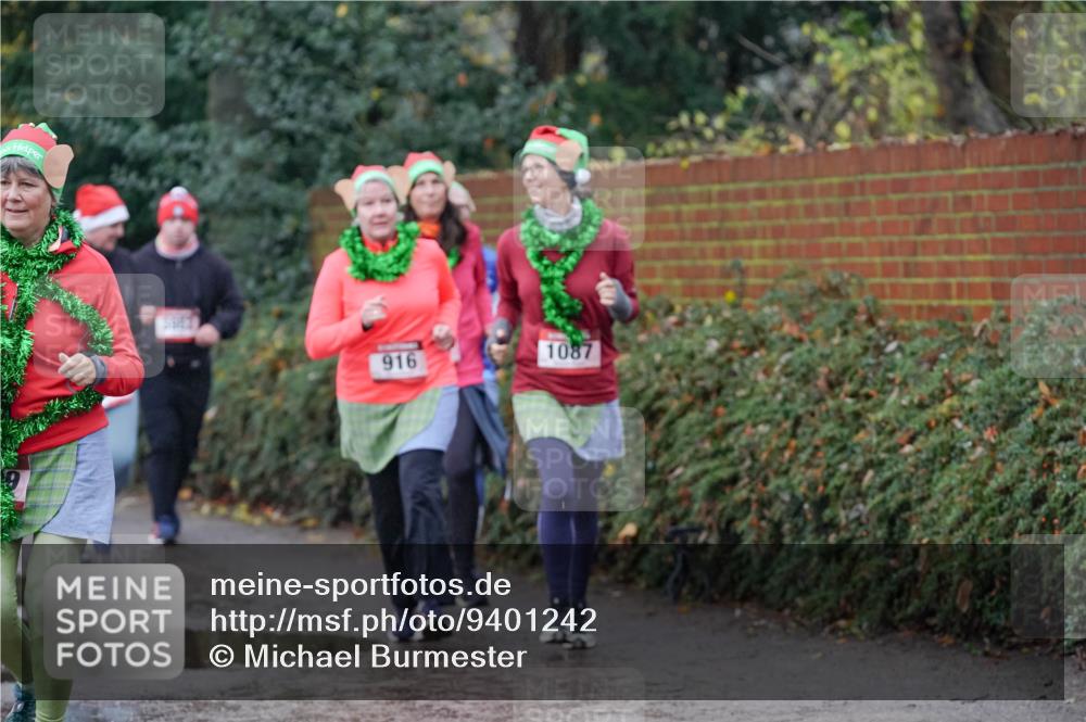 07.12.2025 - St. Pauli X-Mass-Run No. 15 Michael Burmester http://msf.ph/oto/9401242 07.12.2025 10:25:45 Laufen 3642, 1087, 916 meine-sportfotos.de