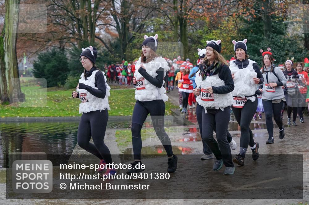 07.12.2025 - St. Pauli X-Mass-Run No. 15 Michael Burmester http://msf.ph/oto/9401380 07.12.2025 10:26:17 Laufen 7, 683, 680, 1682, 1679, 2328, 4882 meine-sportfotos.de