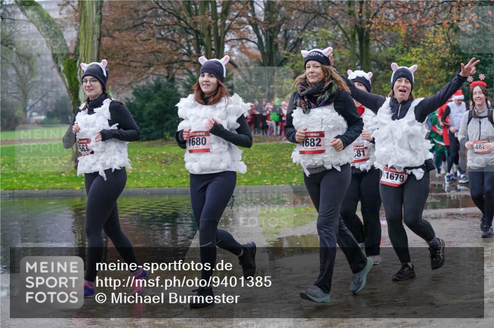 07.12.2025 - St. Pauli X-Mass-Run No. 15 Michael Burmester http://msf.ph/oto/9401385 07.12.2025 10:26:17 Laufen 003, 15, 1680, 15, 1682, 81, 1679, 482 meine-sportfotos.de