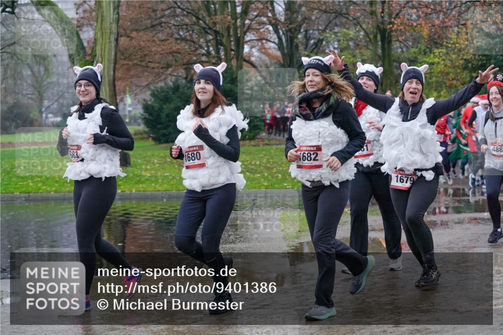 07.12.2025 - St. Pauli X-Mass-Run No. 15 Michael Burmester http://msf.ph/oto/9401386 07.12.2025 10:26:17 Laufen 683, 1680, 15, 1682, 1679, 488 meine-sportfotos.de