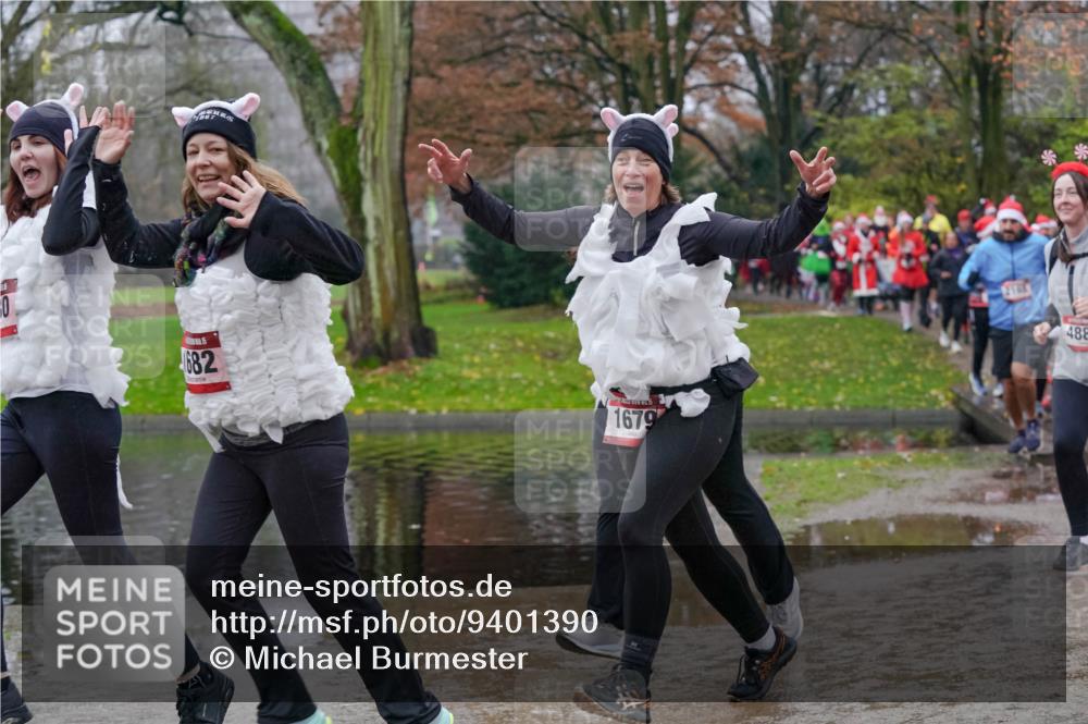 07.12.2025 - St. Pauli X-Mass-Run No. 15 Michael Burmester http://msf.ph/oto/9401390 07.12.2025 10:26:18 Laufen 0, 682, 1679, 2145, 488 meine-sportfotos.de