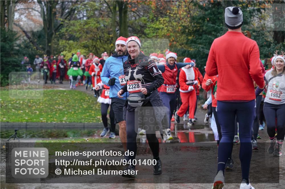 07.12.2025 - St. Pauli X-Mass-Run No. 15 Michael Burmester http://msf.ph/oto/9401400 07.12.2025 10:26:21 Laufen 17, 21, 2328, 2235, 1982 meine-sportfotos.de
