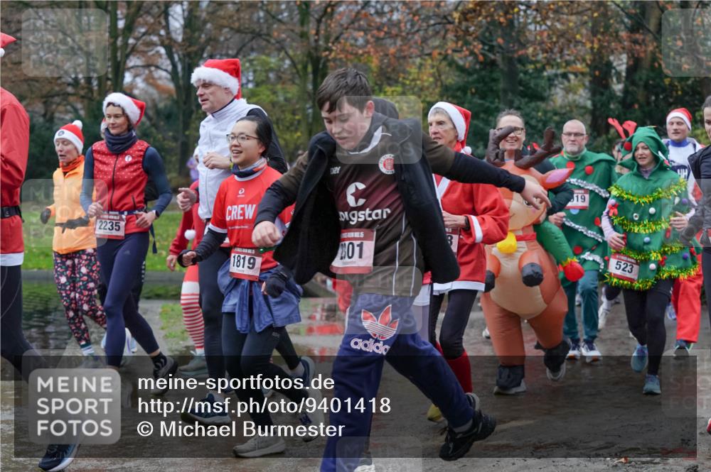 07.12.2025 - St. Pauli X-Mass-Run No. 15 Michael Burmester http://msf.ph/oto/9401418 07.12.2025 10:26:25 Laufen 2235, 1819, 01, 115, 19, 523 meine-sportfotos.de