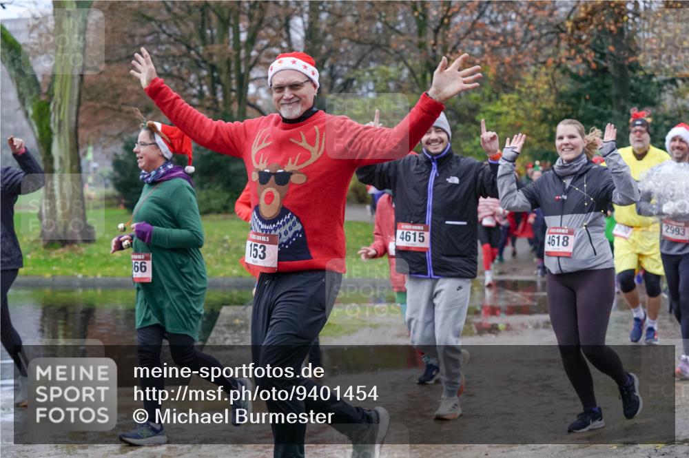 07.12.2025 - St. Pauli X-Mass-Run No. 15 Michael Burmester http://msf.ph/oto/9401454 07.12.2025 10:26:33 Laufen 000, 66, 15, 153, 4615, 4618, 2993 meine-sportfotos.de