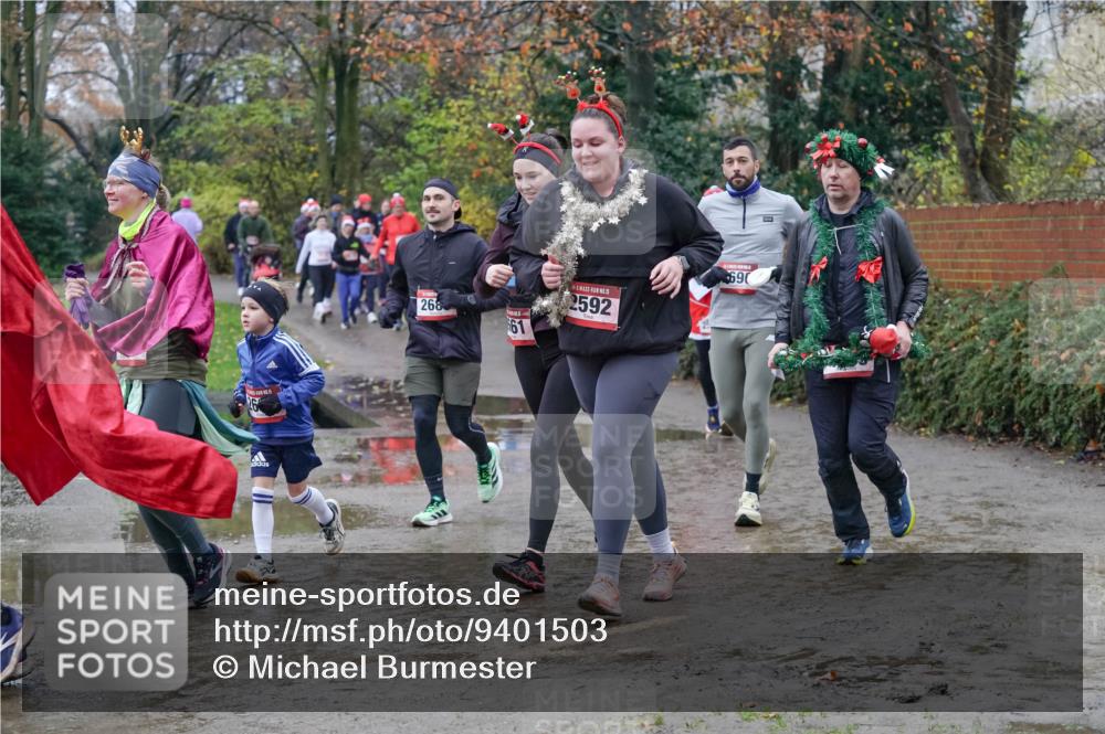 07.12.2025 - St. Pauli X-Mass-Run No. 15 Michael Burmester http://msf.ph/oto/9401503 07.12.2025 10:26:43 Laufen 268, 61, 15, 2592, 690 meine-sportfotos.de