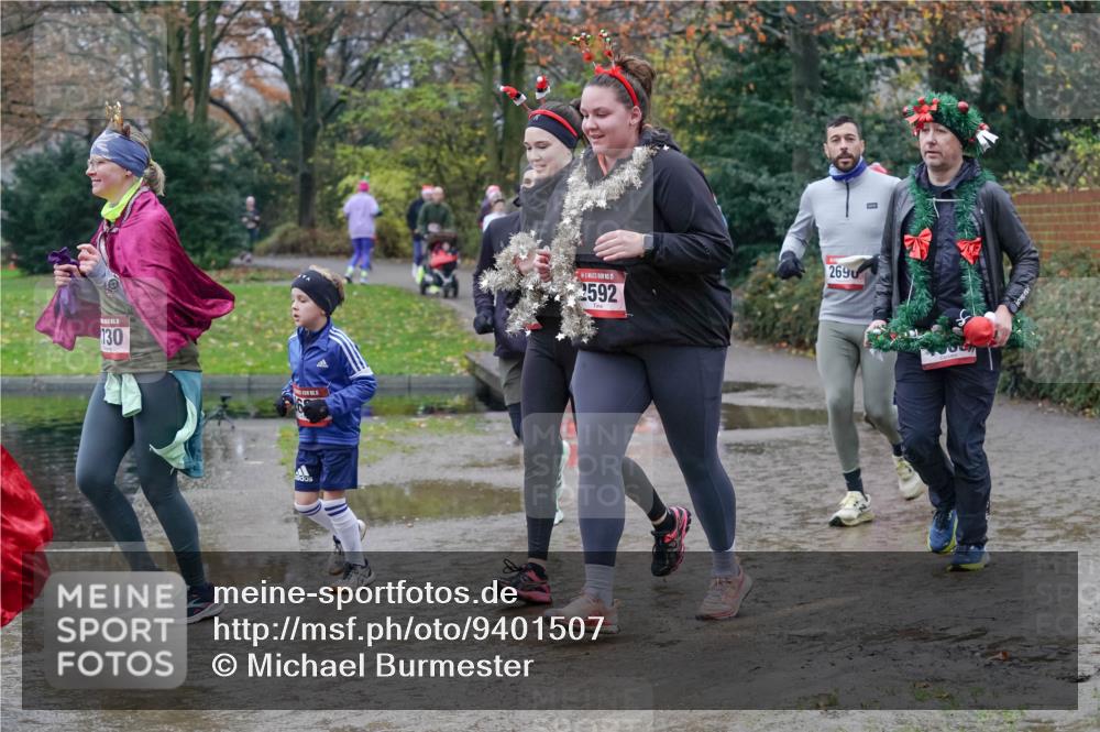07.12.2025 - St. Pauli X-Mass-Run No. 15 Michael Burmester http://msf.ph/oto/9401507 07.12.2025 10:26:44 Laufen 15, 130, 2592, 2690 meine-sportfotos.de