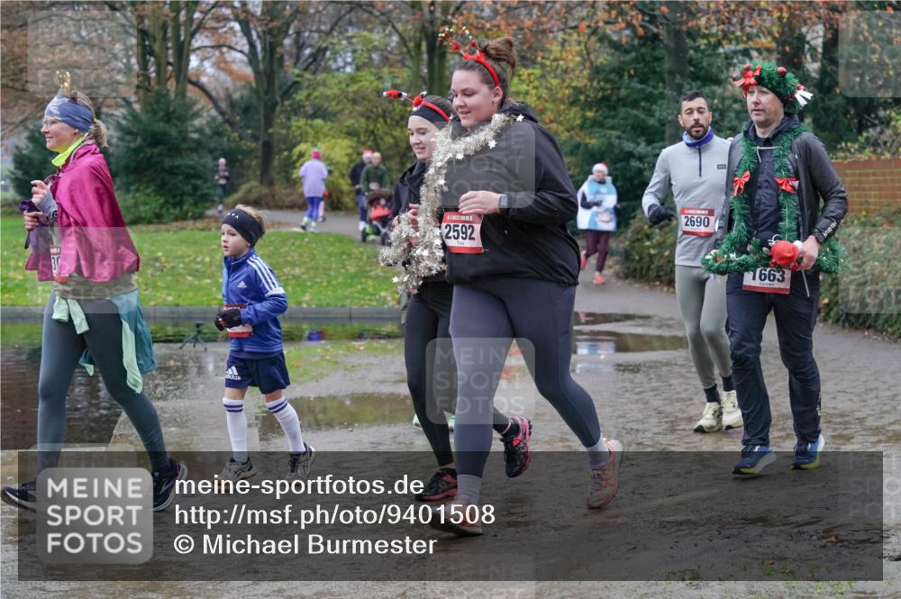 07.12.2025 - St. Pauli X-Mass-Run No. 15 Michael Burmester http://msf.ph/oto/9401508 07.12.2025 10:26:44 Laufen 2592, 2690, 1663 meine-sportfotos.de