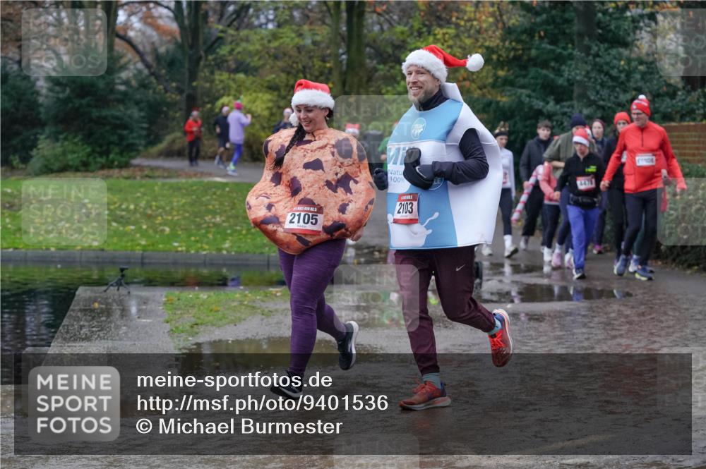 07.12.2025 - St. Pauli X-Mass-Run No. 15 Michael Burmester http://msf.ph/oto/9401536 07.12.2025 10:26:52 Laufen 15, 2105, 100, 2103, 4478 meine-sportfotos.de
