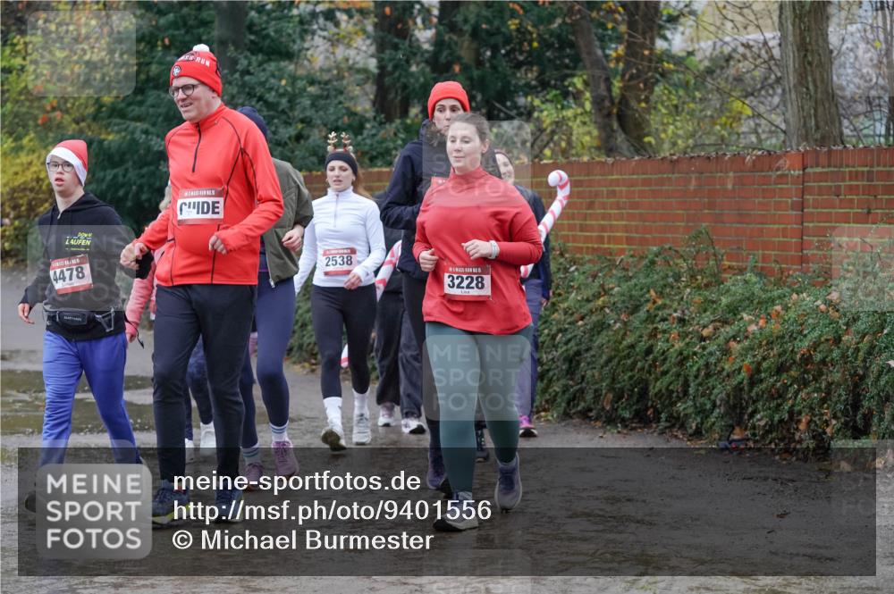 07.12.2025 - St. Pauli X-Mass-Run No. 15 Michael Burmester http://msf.ph/oto/9401556 07.12.2025 10:26:57 Laufen 4478, 2538, 15, 3228 meine-sportfotos.de