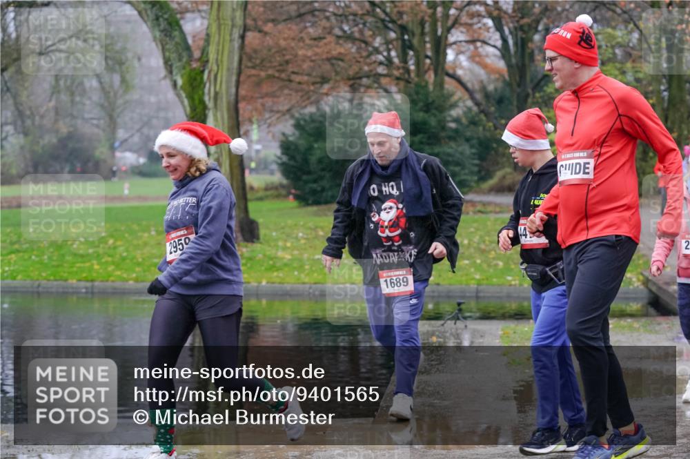 07.12.2025 - St. Pauli X-Mass-Run No. 15 Michael Burmester http://msf.ph/oto/9401565 07.12.2025 10:26:59 Laufen 2950, 1689, 2 meine-sportfotos.de