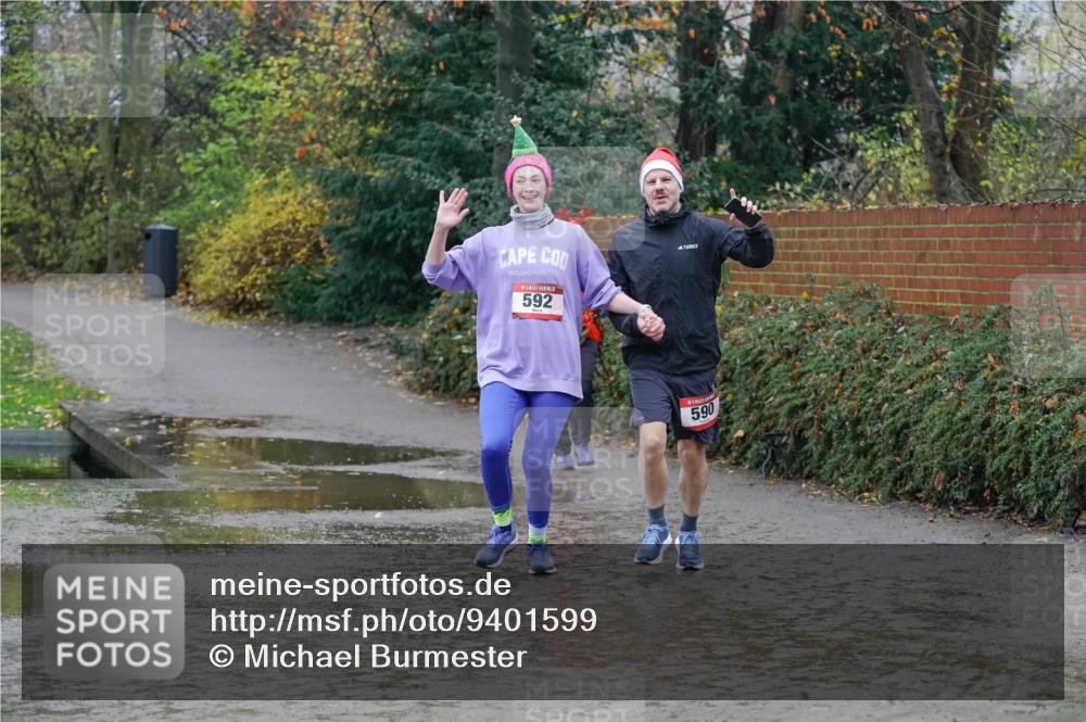 07.12.2025 - St. Pauli X-Mass-Run No. 15 Michael Burmester http://msf.ph/oto/9401599 07.12.2025 10:27:06 Laufen 592, 590 meine-sportfotos.de