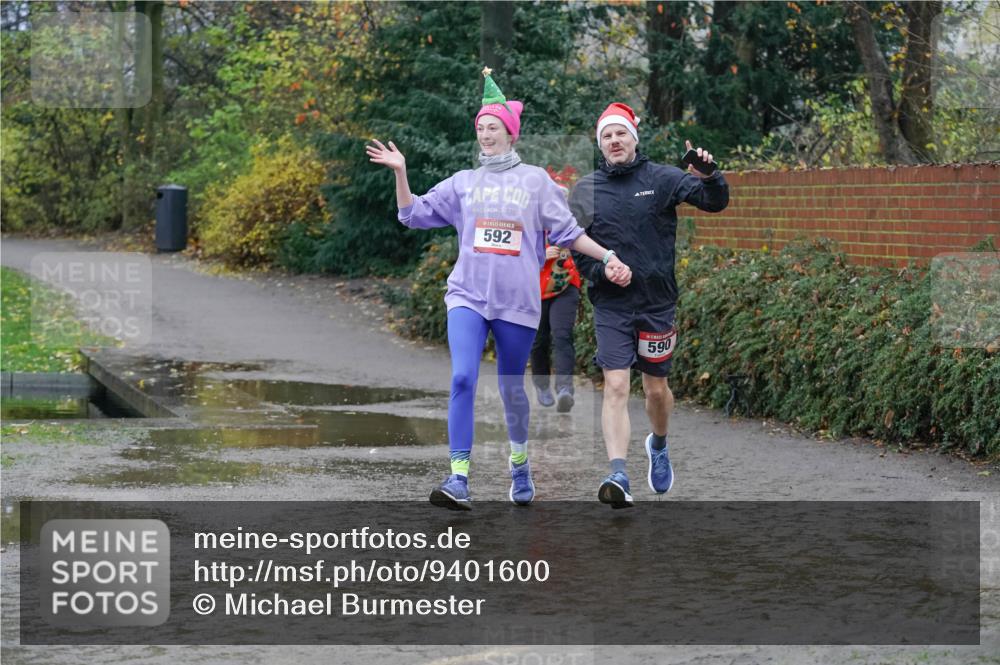 07.12.2025 - St. Pauli X-Mass-Run No. 15 Michael Burmester http://msf.ph/oto/9401600 07.12.2025 10:27:07 Laufen 592, 590 meine-sportfotos.de