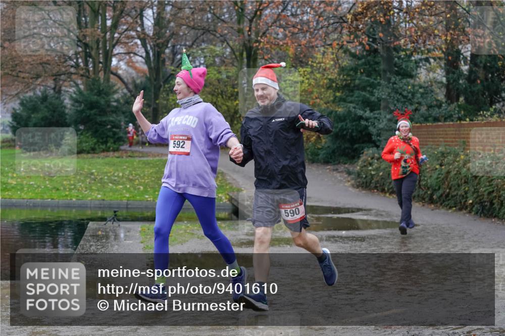 07.12.2025 - St. Pauli X-Mass-Run No. 15 Michael Burmester http://msf.ph/oto/9401610 07.12.2025 10:27:08 Laufen 592, 590 meine-sportfotos.de