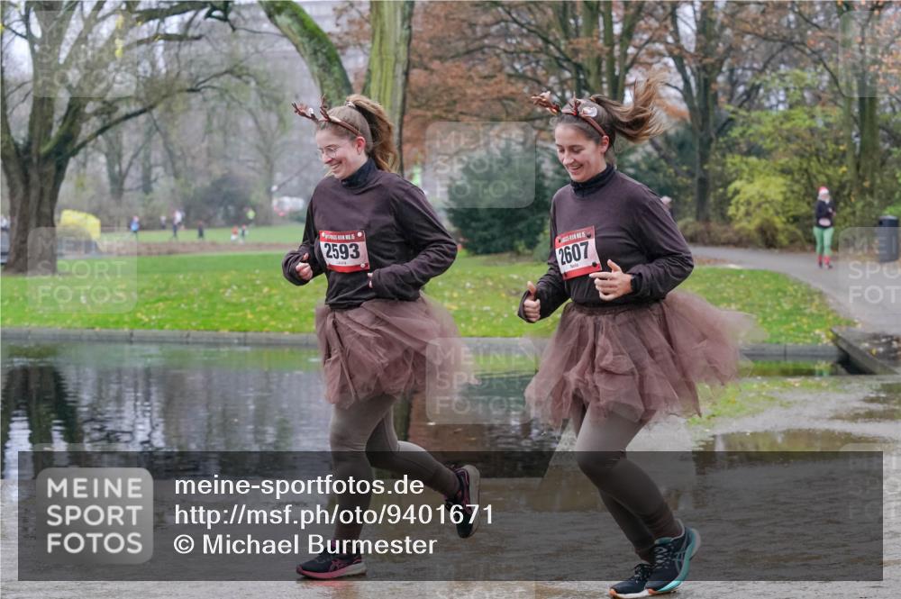 07.12.2025 - St. Pauli X-Mass-Run No. 15 Michael Burmester http://msf.ph/oto/9401671 07.12.2025 10:27:39 Laufen 15, 2593, 15, 2607 meine-sportfotos.de