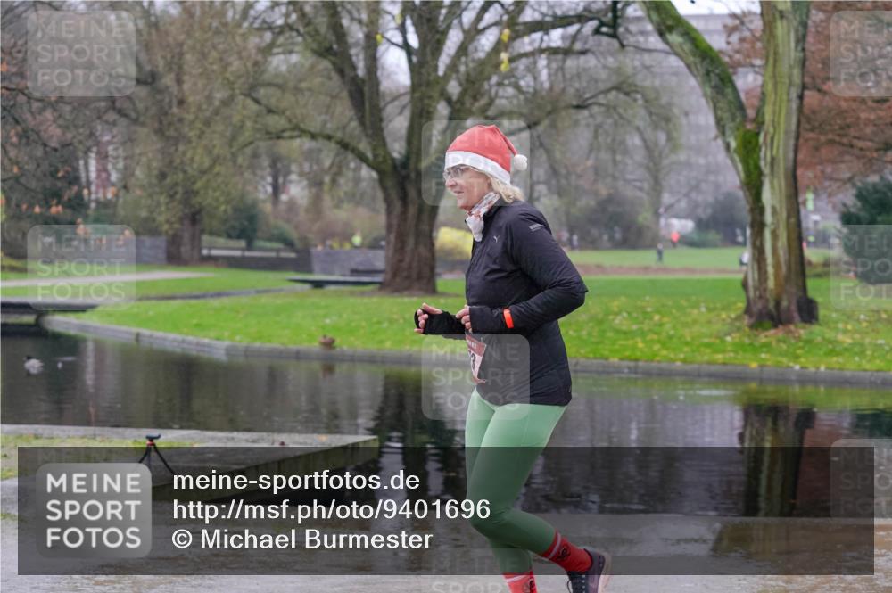 07.12.2025 - St. Pauli X-Mass-Run No. 15 Michael Burmester http://msf.ph/oto/9401696 07.12.2025 10:27:54 Laufen  meine-sportfotos.de