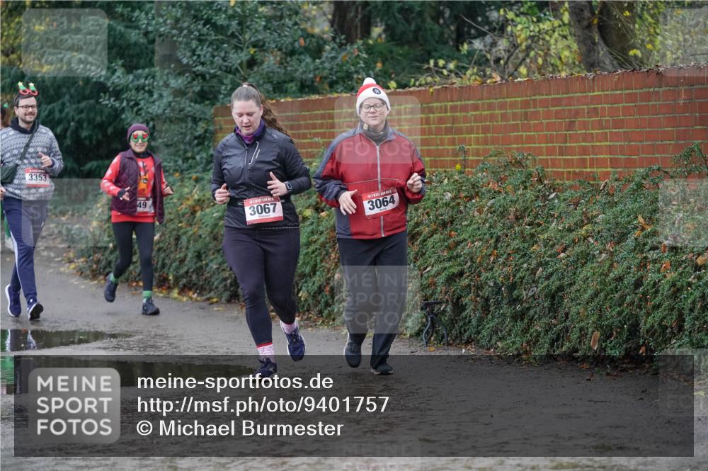 07.12.2025 - St. Pauli X-Mass-Run No. 15 Michael Burmester http://msf.ph/oto/9401757 07.12.2025 10:28:24 Laufen 3353, 49, 3067, 5, 3064 meine-sportfotos.de