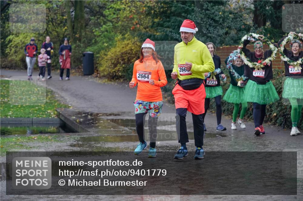 07.12.2025 - St. Pauli X-Mass-Run No. 15 Michael Burmester http://msf.ph/oto/9401779 07.12.2025 10:28:32 Laufen 2664, 2665, 2727, 27, 5, 2721 meine-sportfotos.de