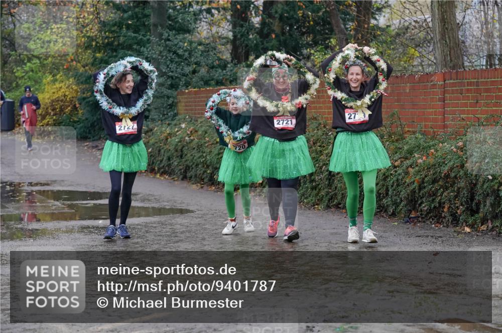 07.12.2025 - St. Pauli X-Mass-Run No. 15 Michael Burmester http://msf.ph/oto/9401787 07.12.2025 10:28:35 Laufen 2127, 720, 2721, 27 meine-sportfotos.de