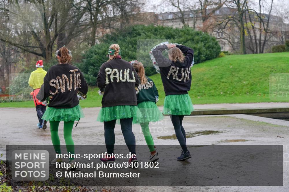 07.12.2025 - St. Pauli X-Mass-Run No. 15 Michael Burmester http://msf.ph/oto/9401802 07.12.2025 10:28:45 Laufen  meine-sportfotos.de