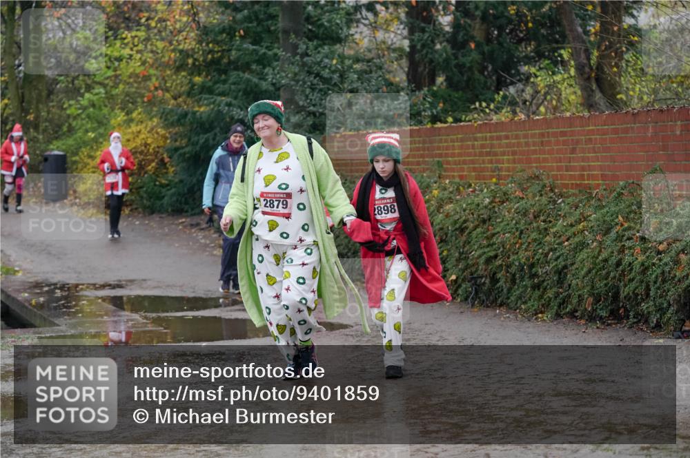 07.12.2025 - St. Pauli X-Mass-Run No. 15 Michael Burmester http://msf.ph/oto/9401859 07.12.2025 10:29:26 Laufen 15, 2879, 2898 meine-sportfotos.de
