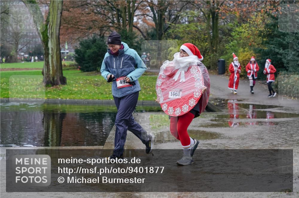 07.12.2025 - St. Pauli X-Mass-Run No. 15 Michael Burmester http://msf.ph/oto/9401877 07.12.2025 10:29:32 Laufen 49, 1660 meine-sportfotos.de